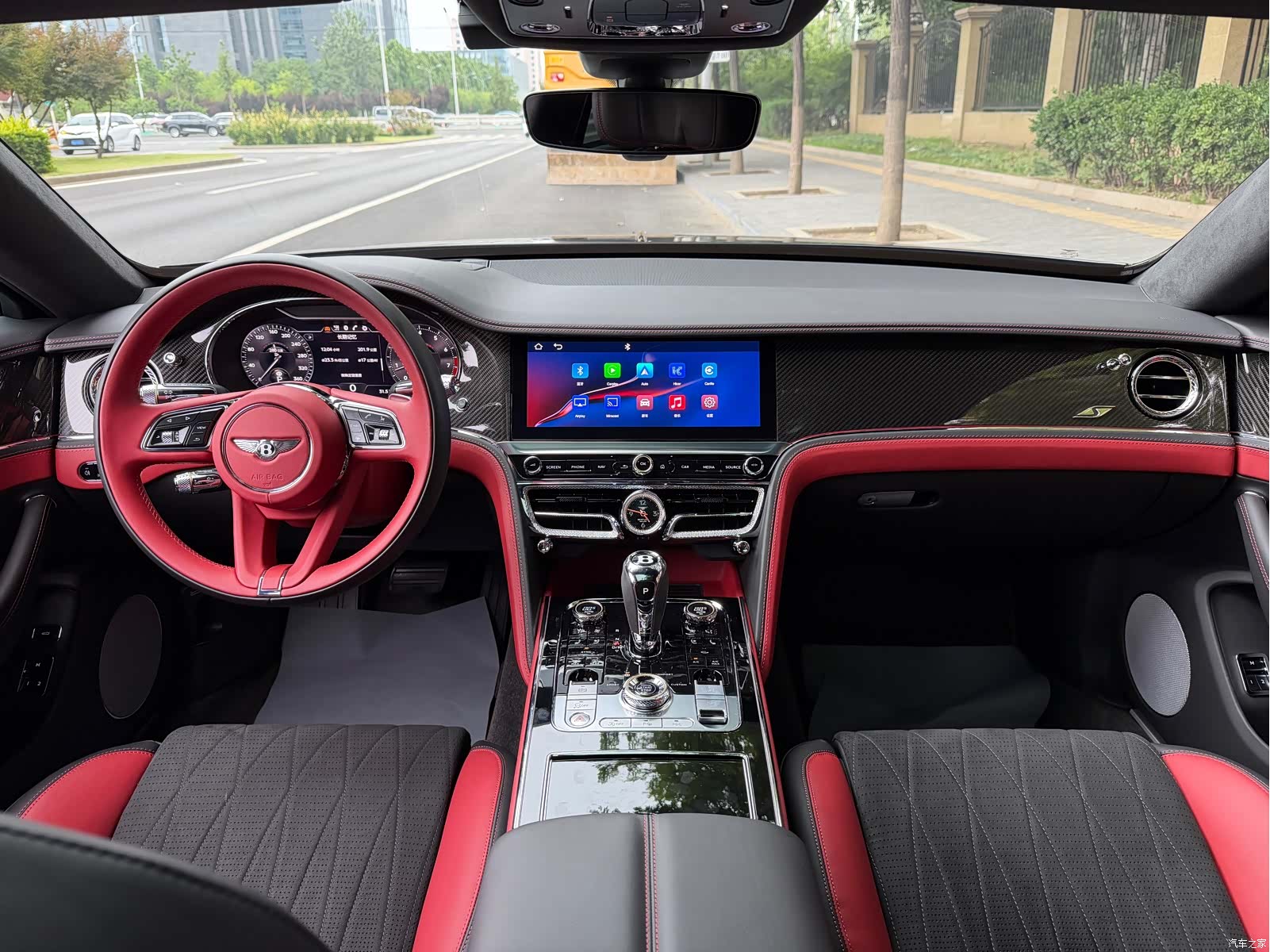 Bentley Flying Spur, 2024 7
