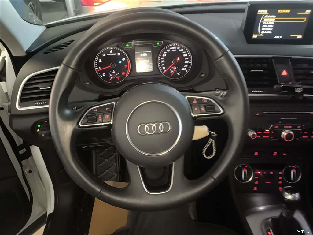 Audi Q3, 2018 11