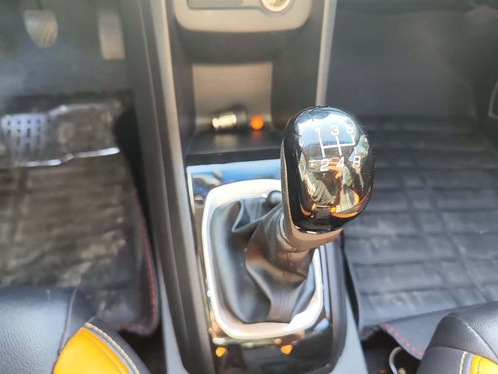Wuling 310, 2017 14