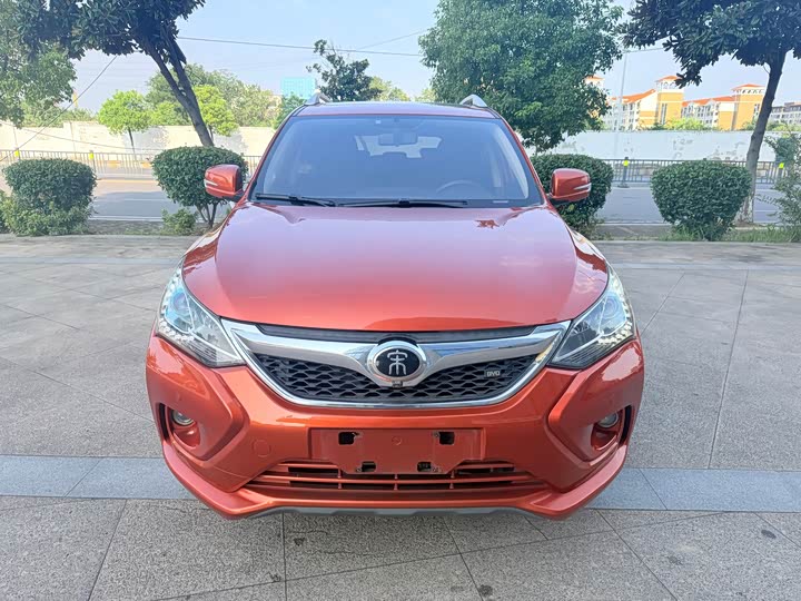 BYD Song 2016 gai shi ban 1.5TI МКПП Elite