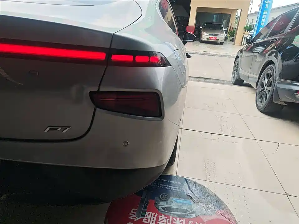 XPENG P7