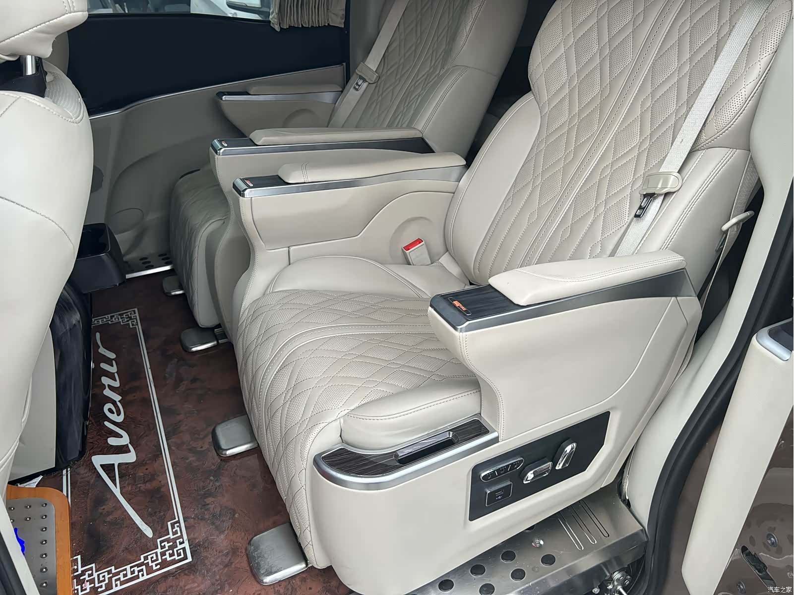 Buick GL8, 2022 4