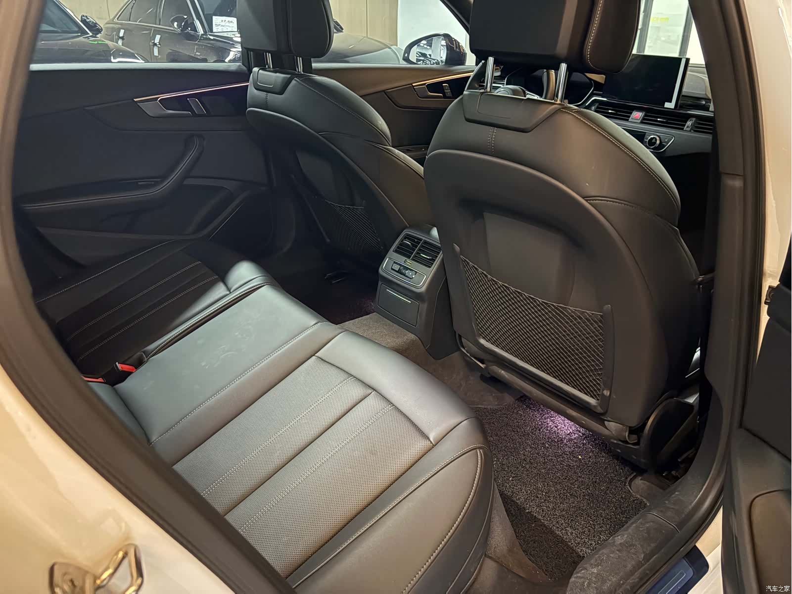 Audi A4L, 2025 11