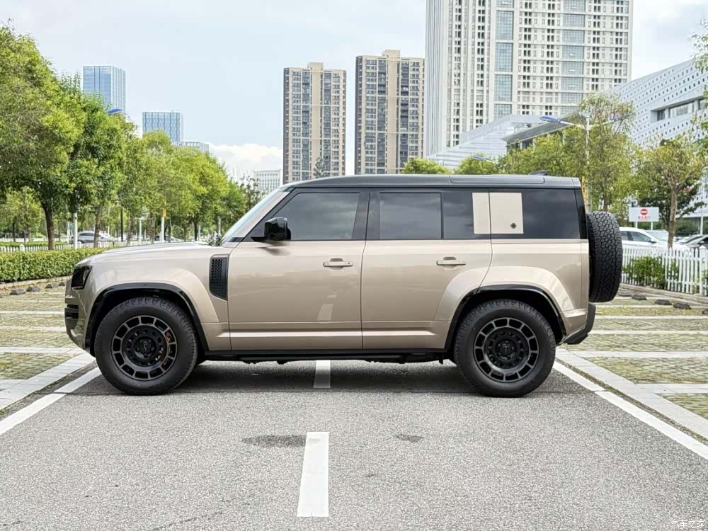 Land Rover Defender, 2026 31