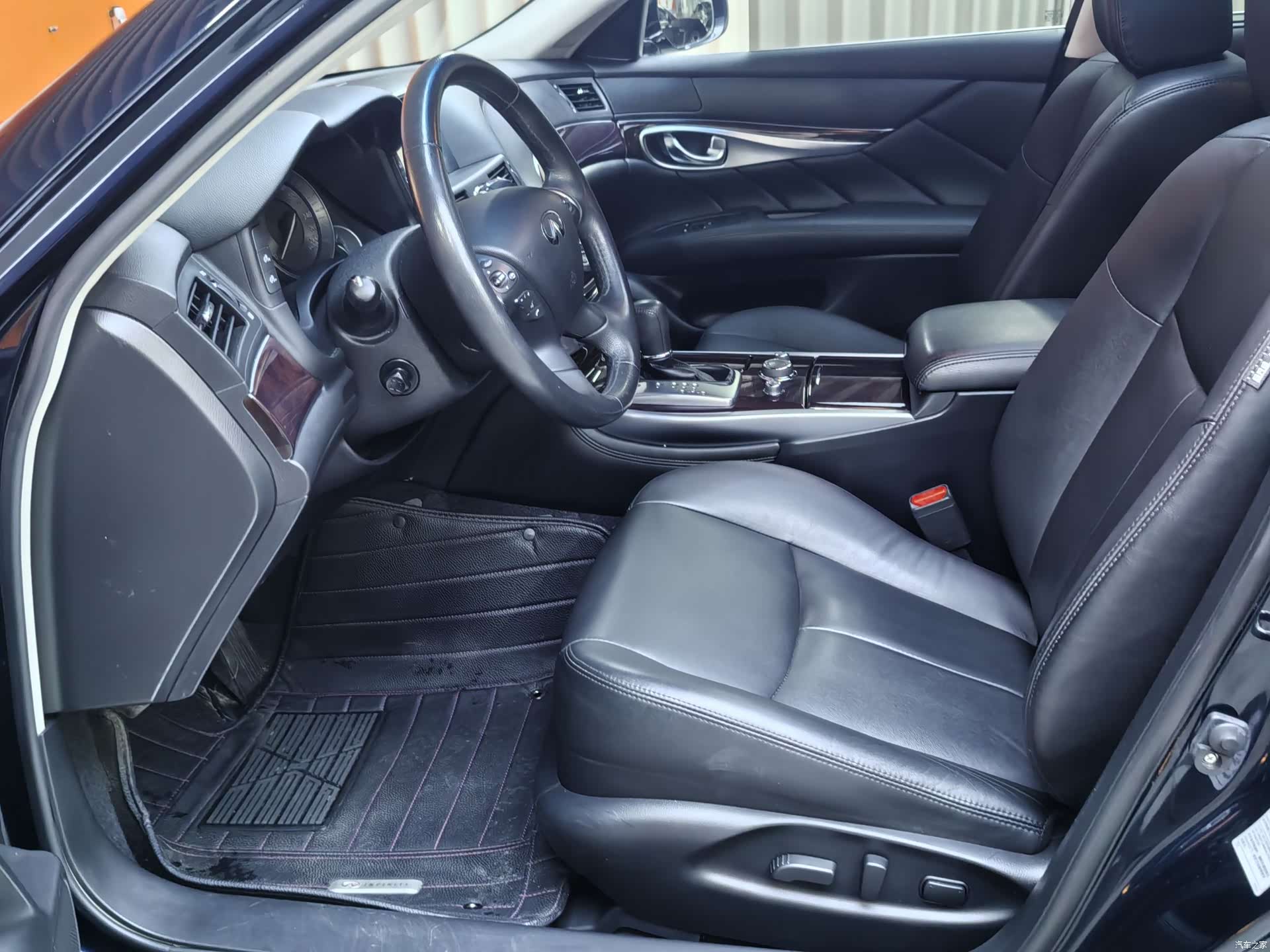 Infiniti Q70, 2020 17