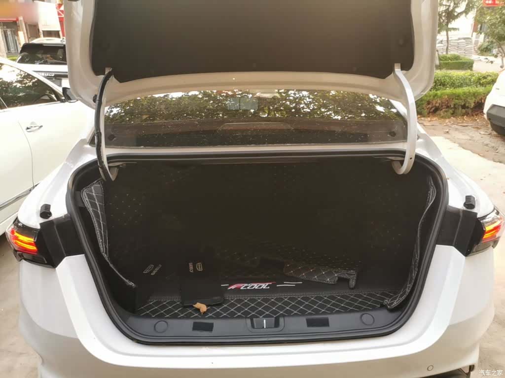 Geely Binray, 2023 19