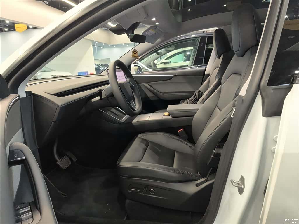 Tesla Model Y, 2025 12