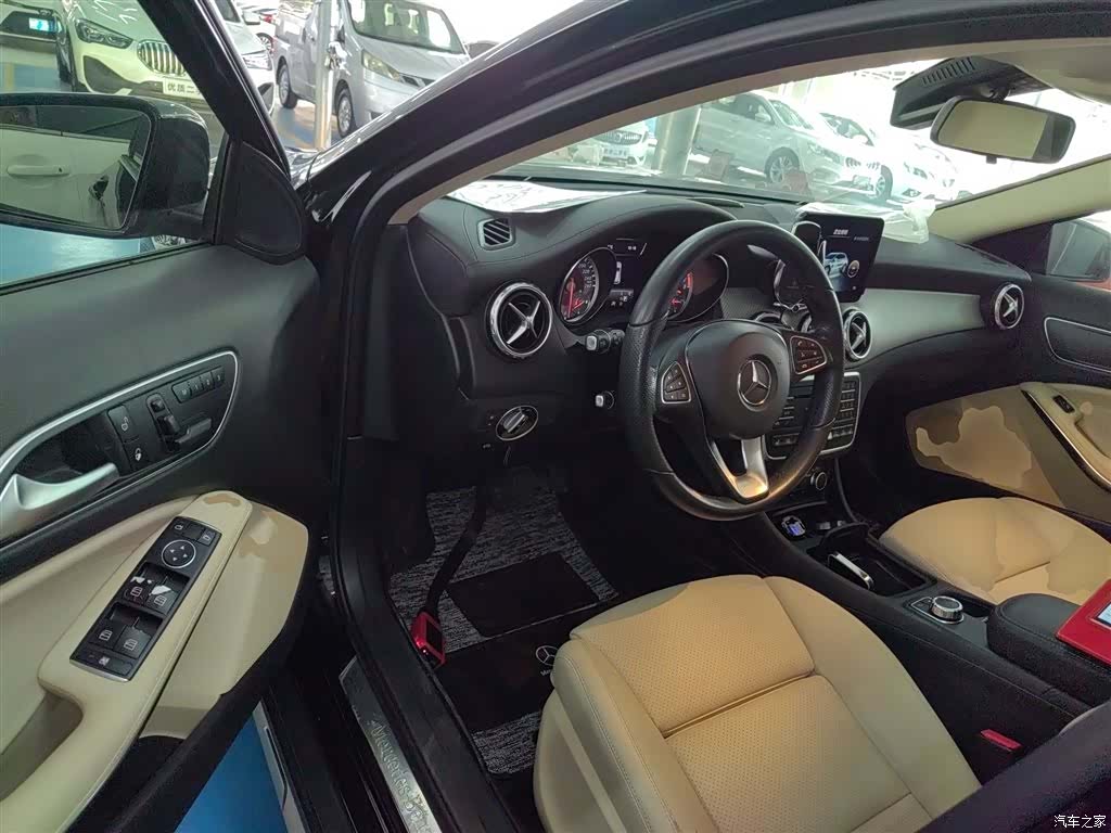 Mercedes-Benz GLA, 2017 16