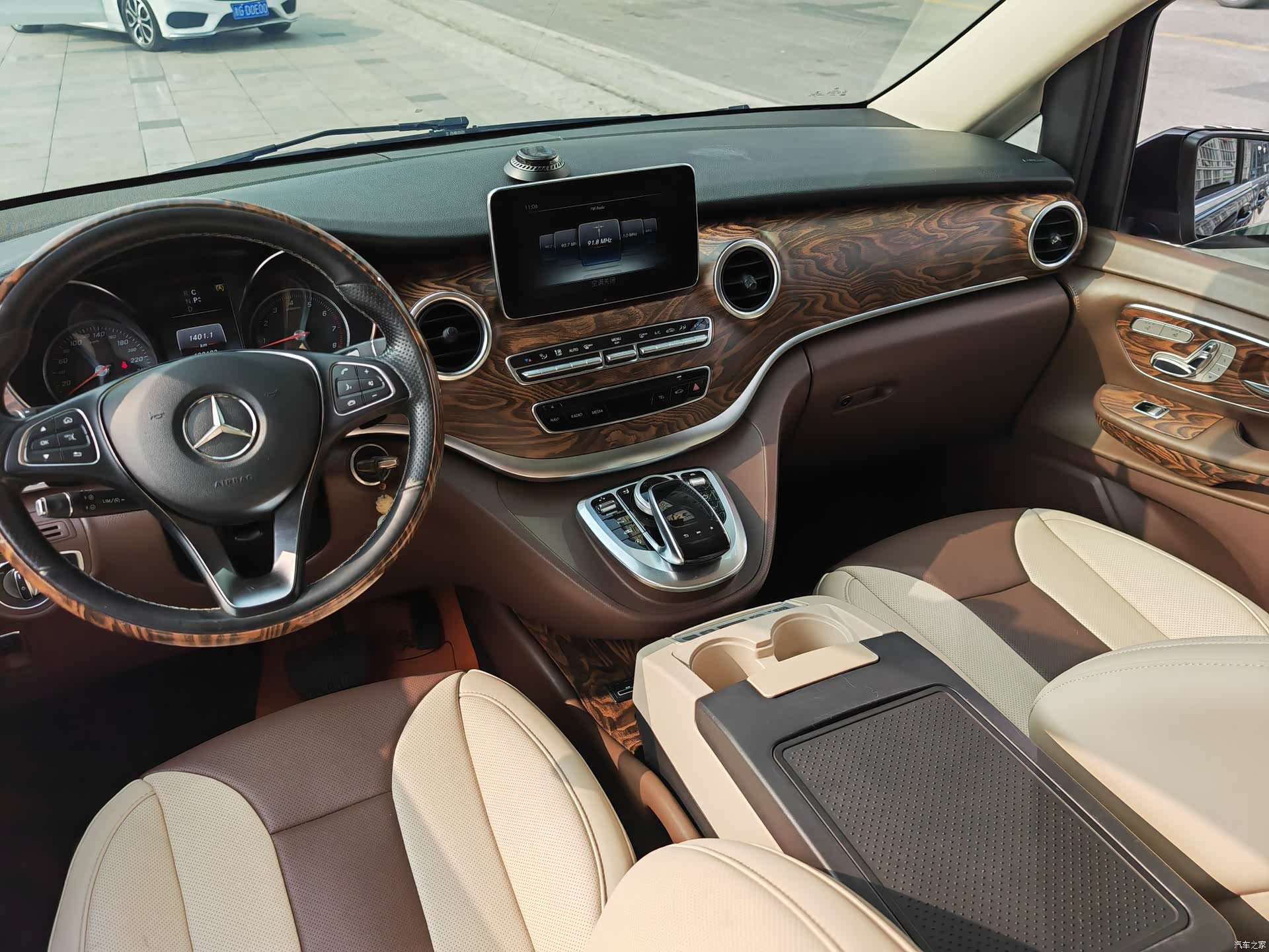 Mercedes-Benz V-Class, 2019 10