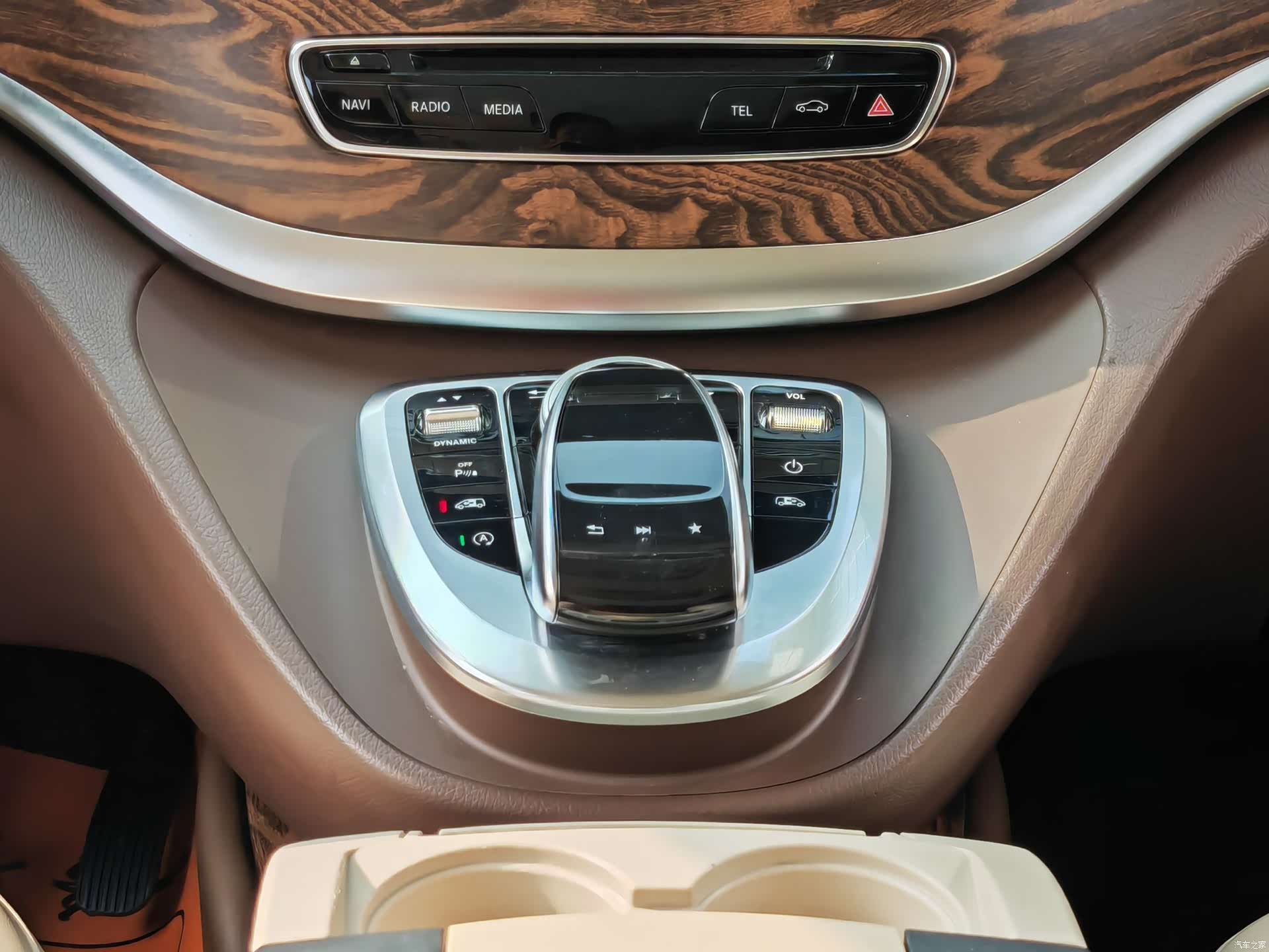 Mercedes-Benz V-Class, 2019 13