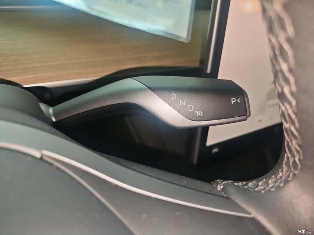 Tesla Model Y, 2023 14