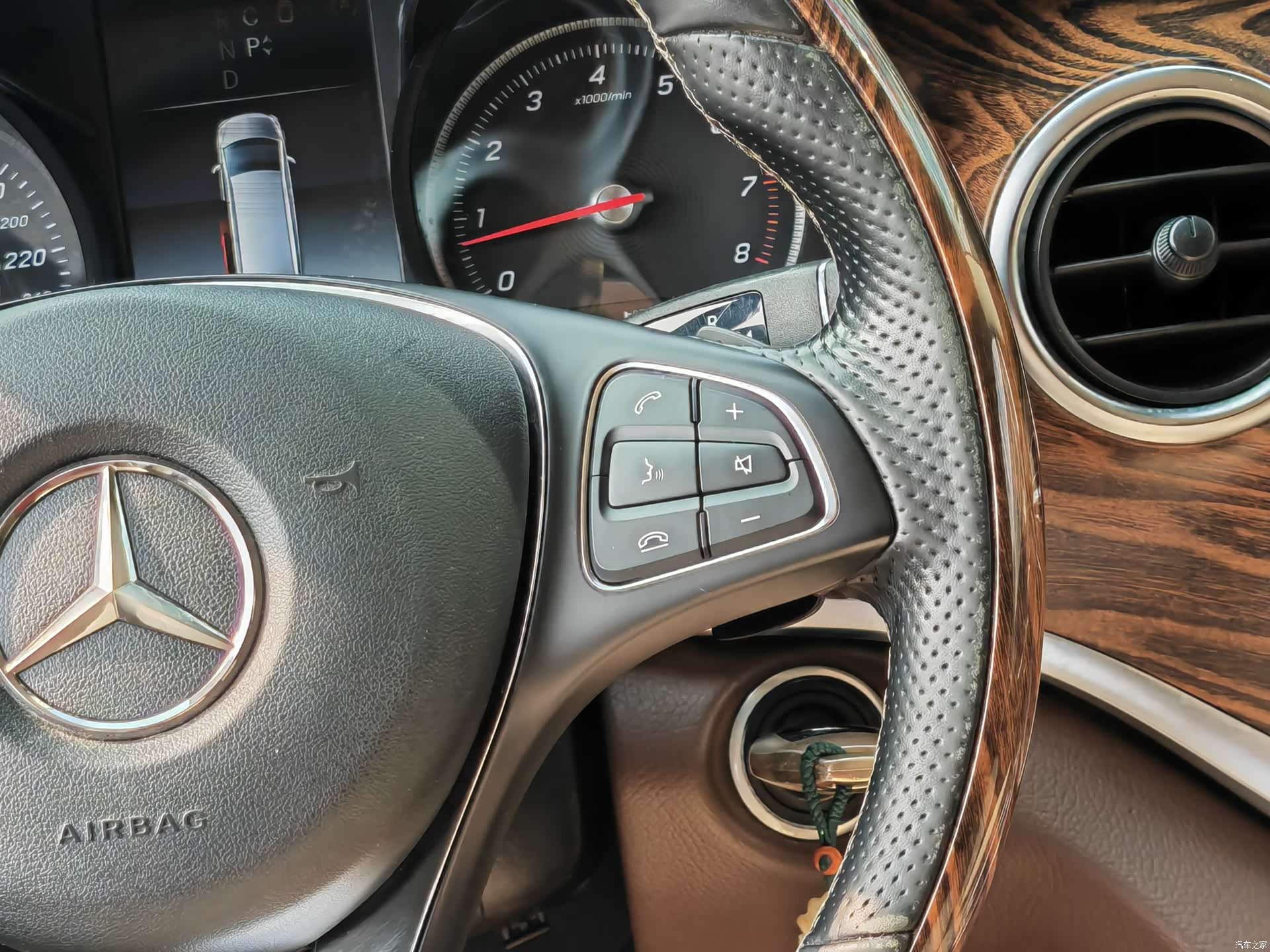 Mercedes-Benz V-Class, 2019 15