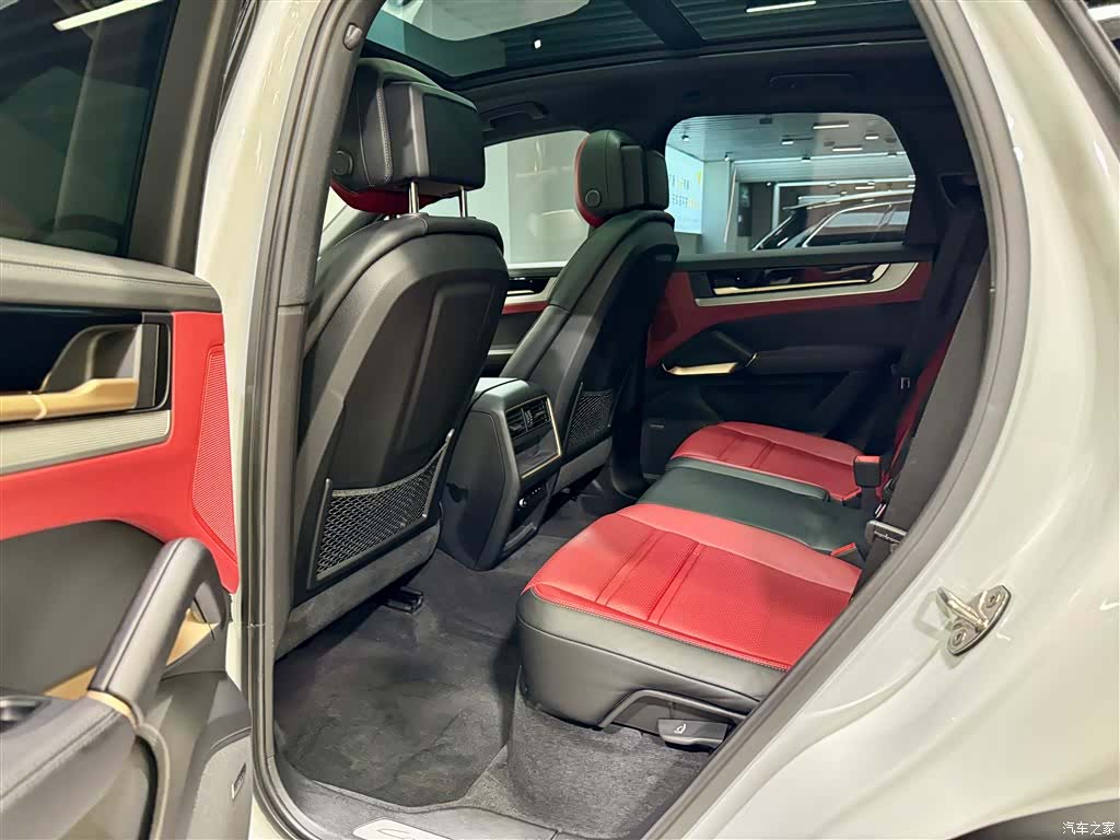 Porsche Cayenne, 2024 25