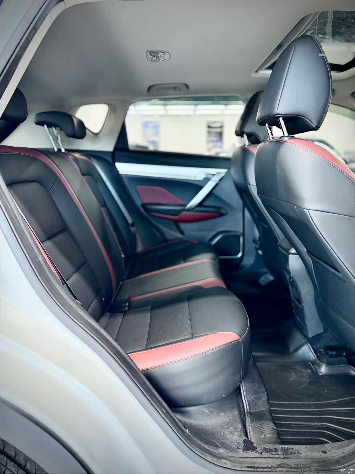 Geely Coolray, 2022 19