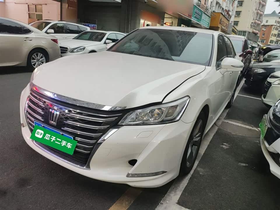 Toyota crown