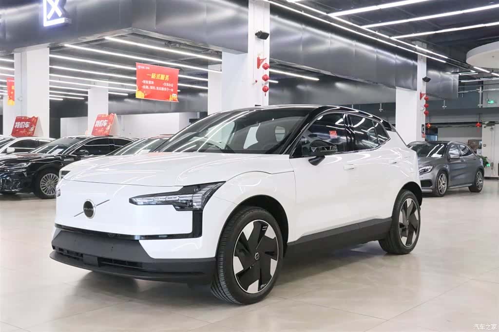 Volvo EX30, 2025 1