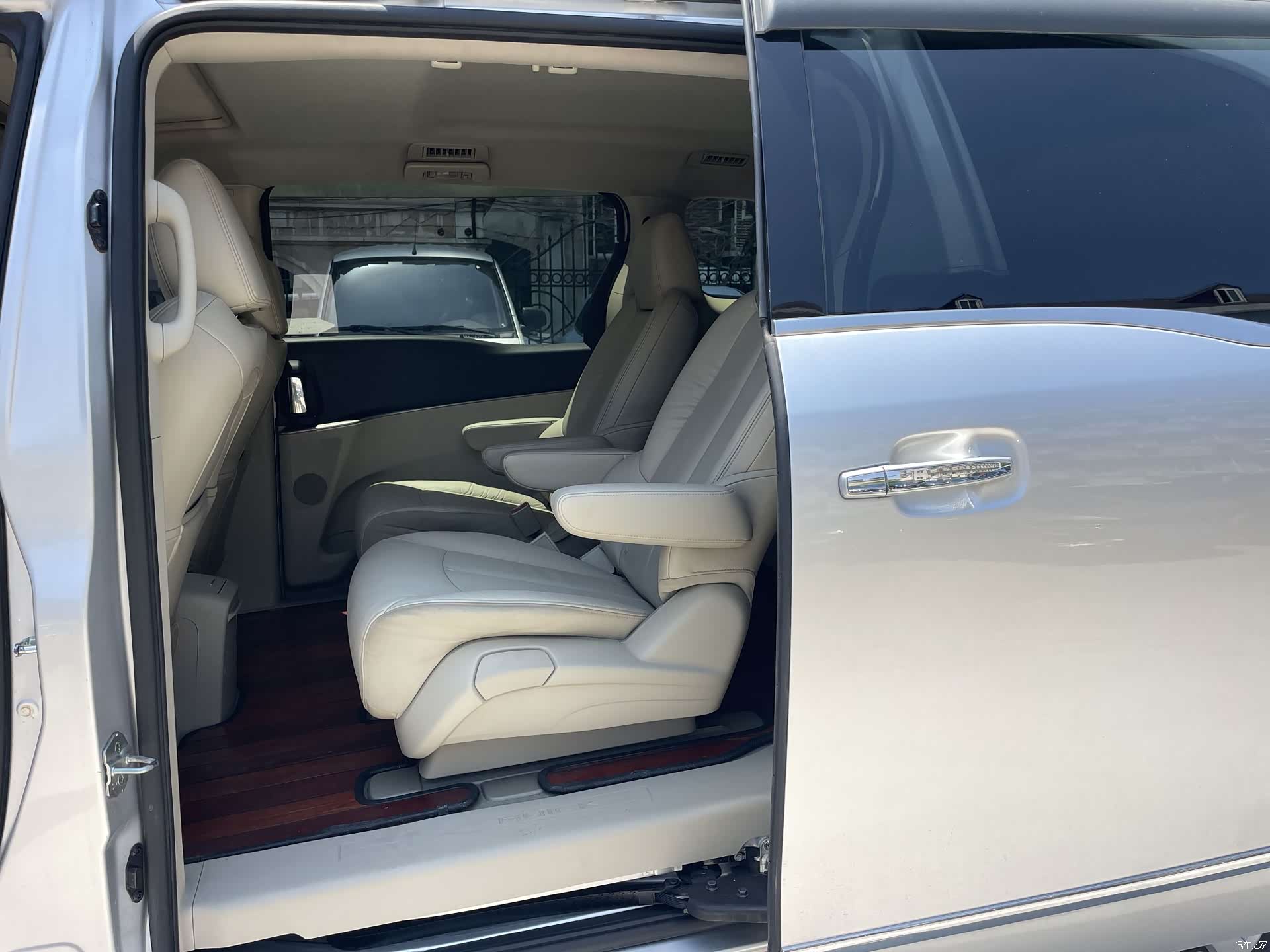 Buick GL8, 2017 15