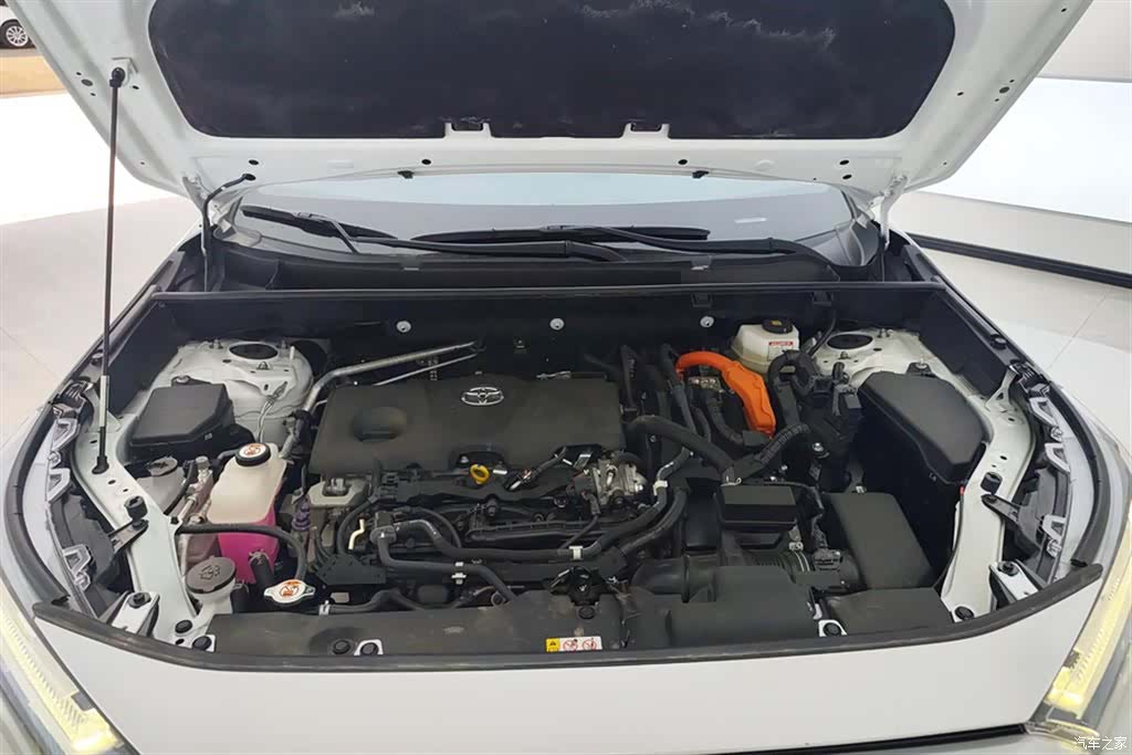 Toyota RAV4, 2023 10