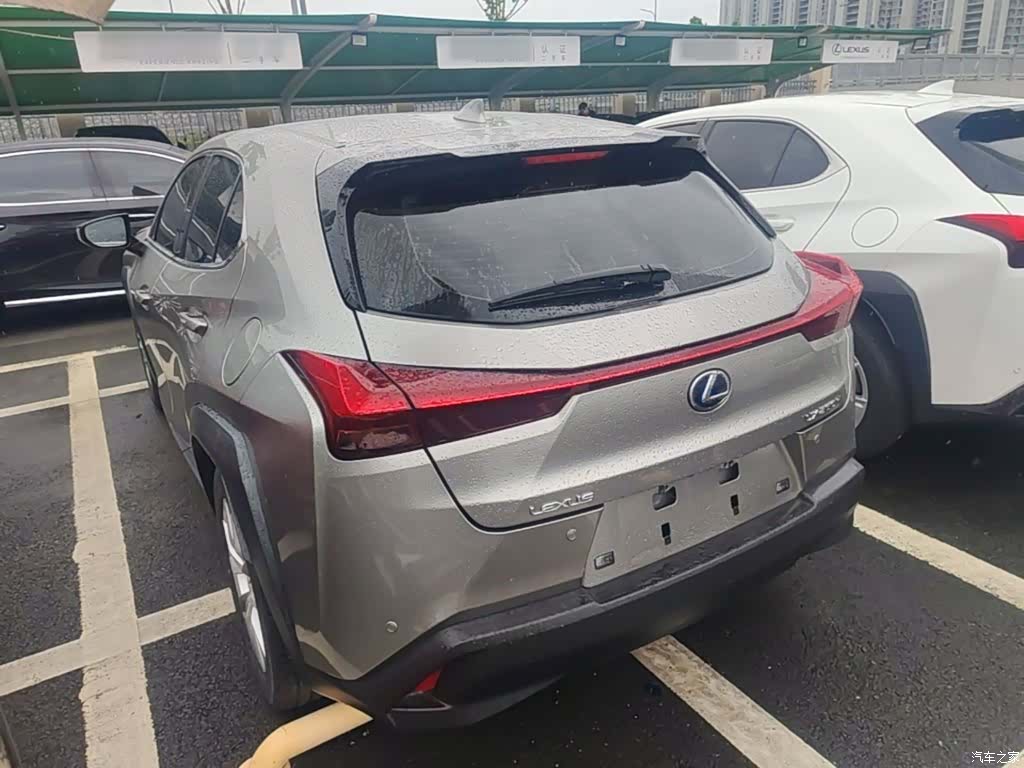 Lexus UX, 2021 все фото