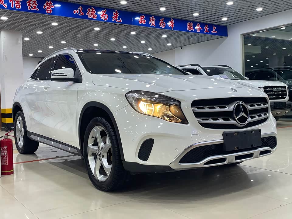 Mercedes-Benz GLA