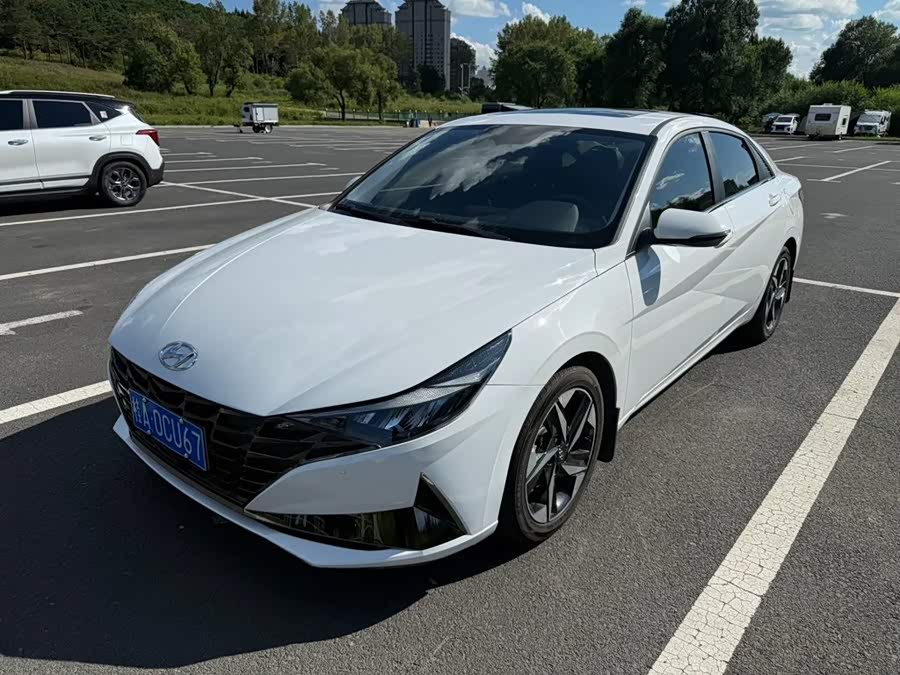 Hyundai Elantra 2023, фото 1