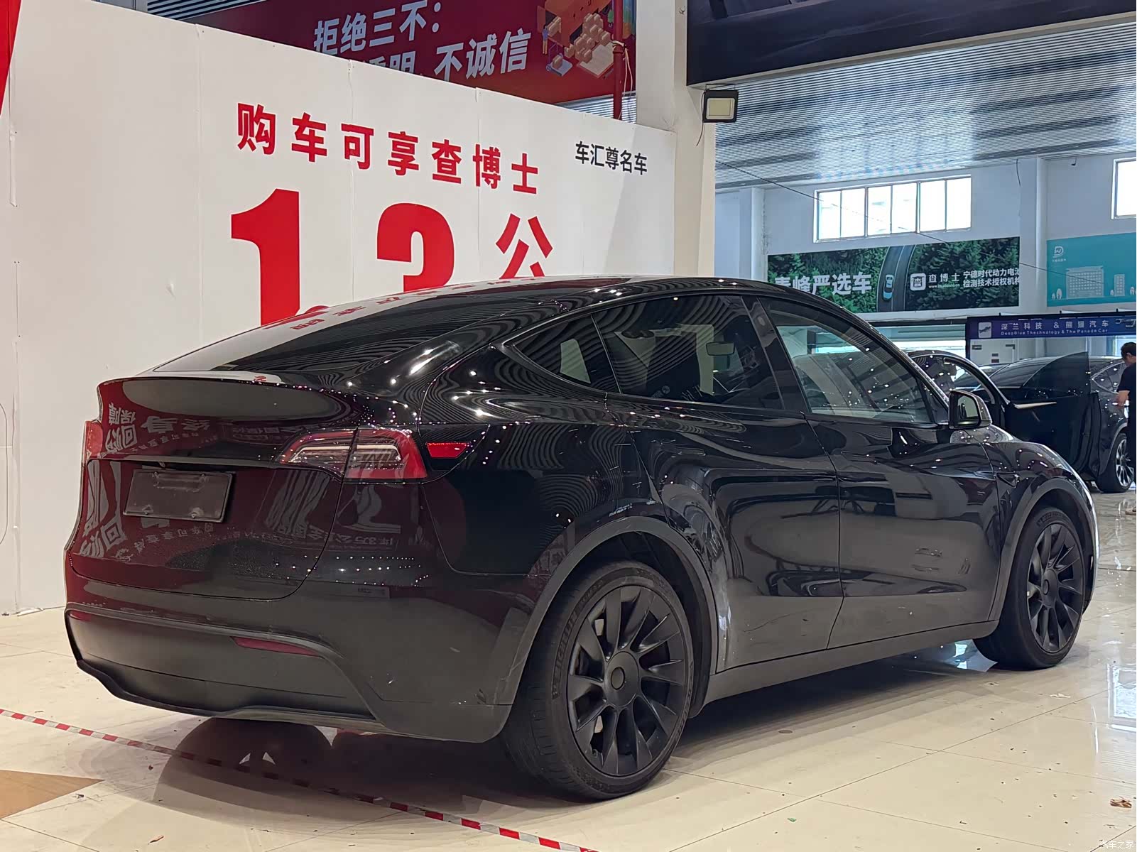 Tesla Model Y, 2024 4