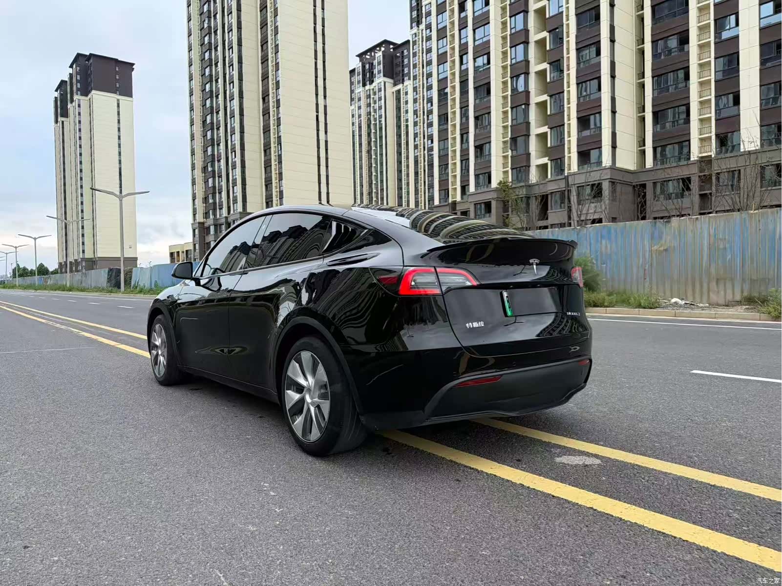 Tesla Model Y, 2023 9