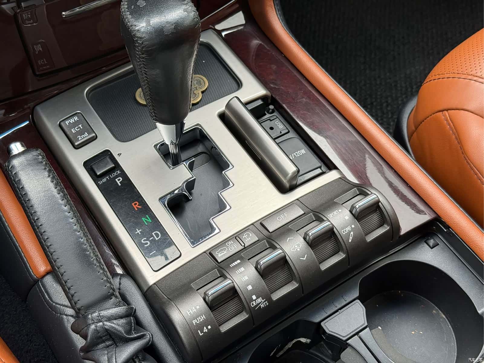 Lexus LX, 2012 14