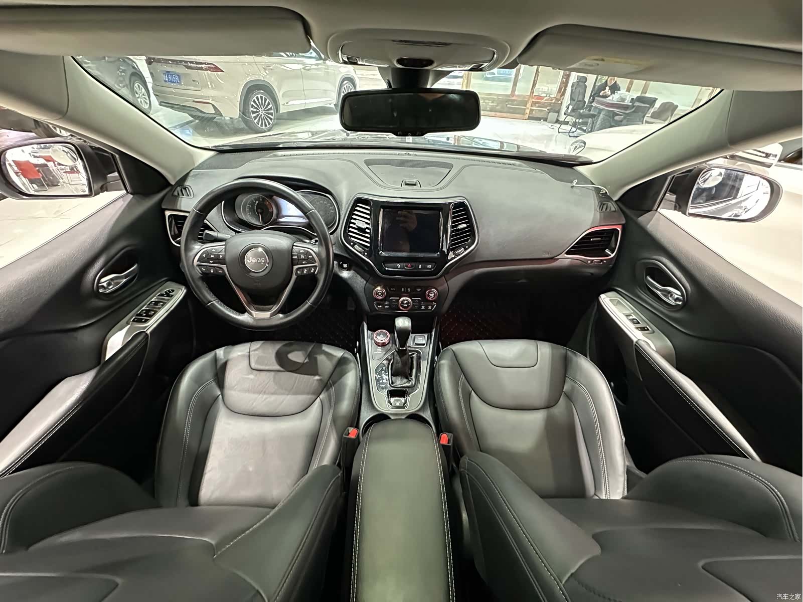 Jeep Cherokee, 2019 12