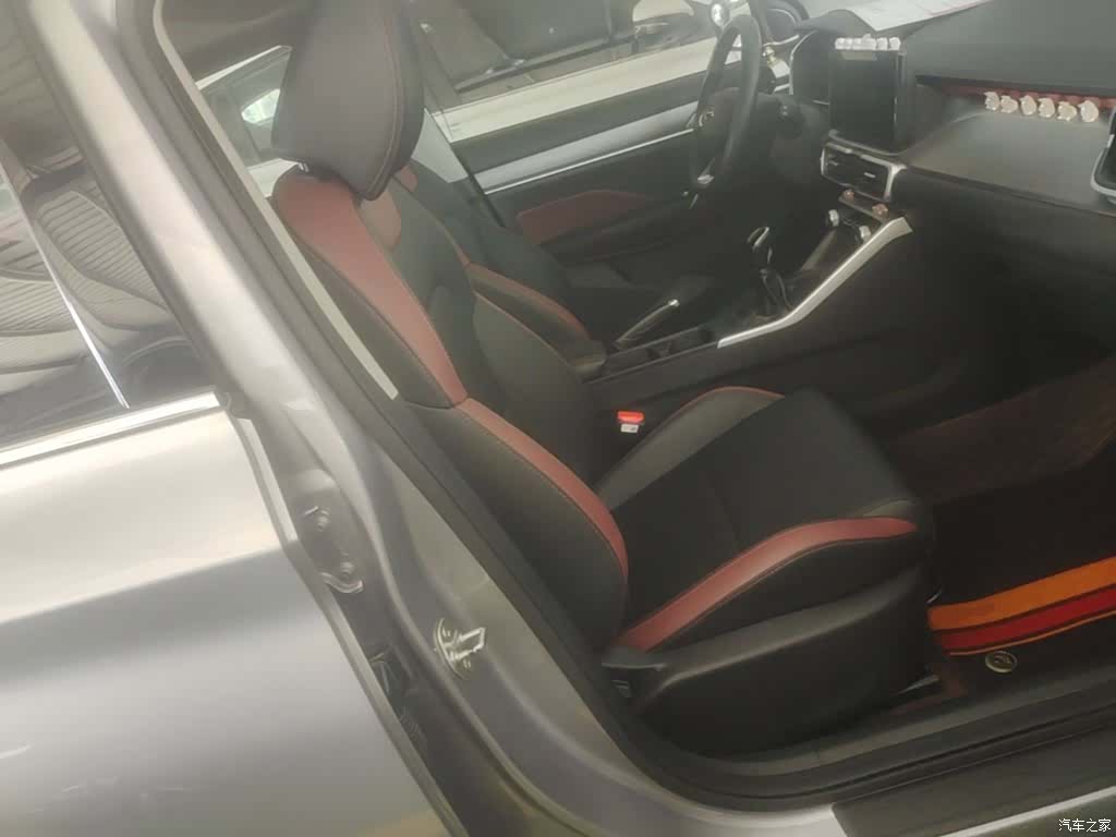 Geely Coolray, 2021 25