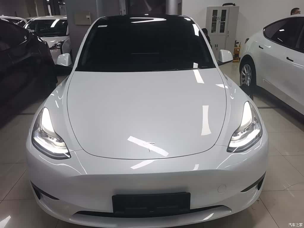 Tesla Model Y, 2024 3