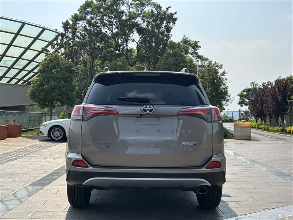 Toyota RAV4, 2018 17