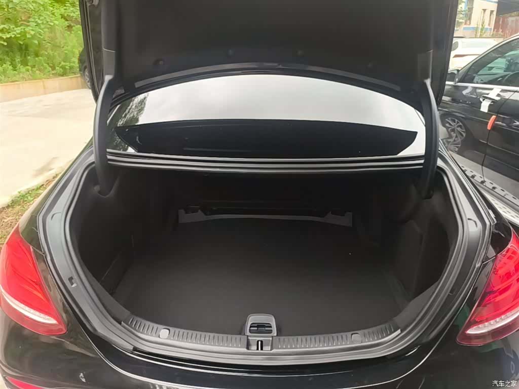 Mercedes-Benz E-Class, 2020 19
