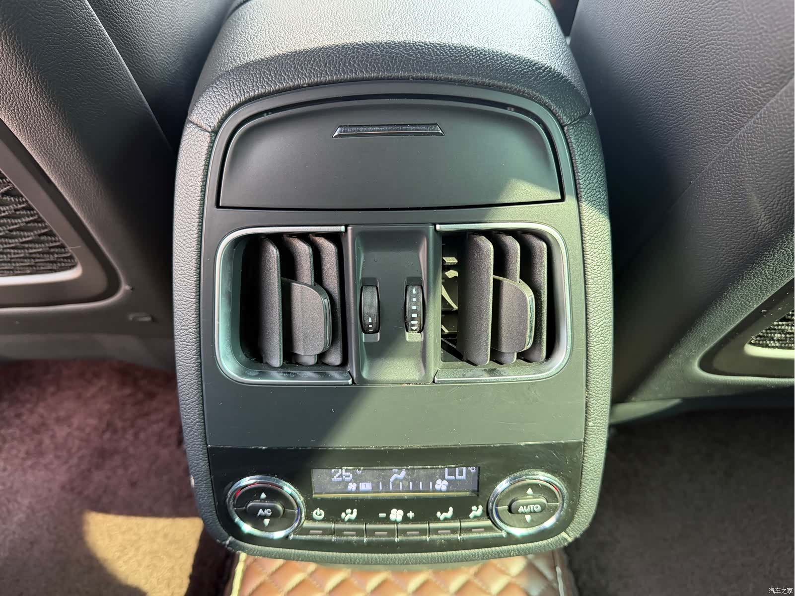 Maserati Levante, 2018 15
