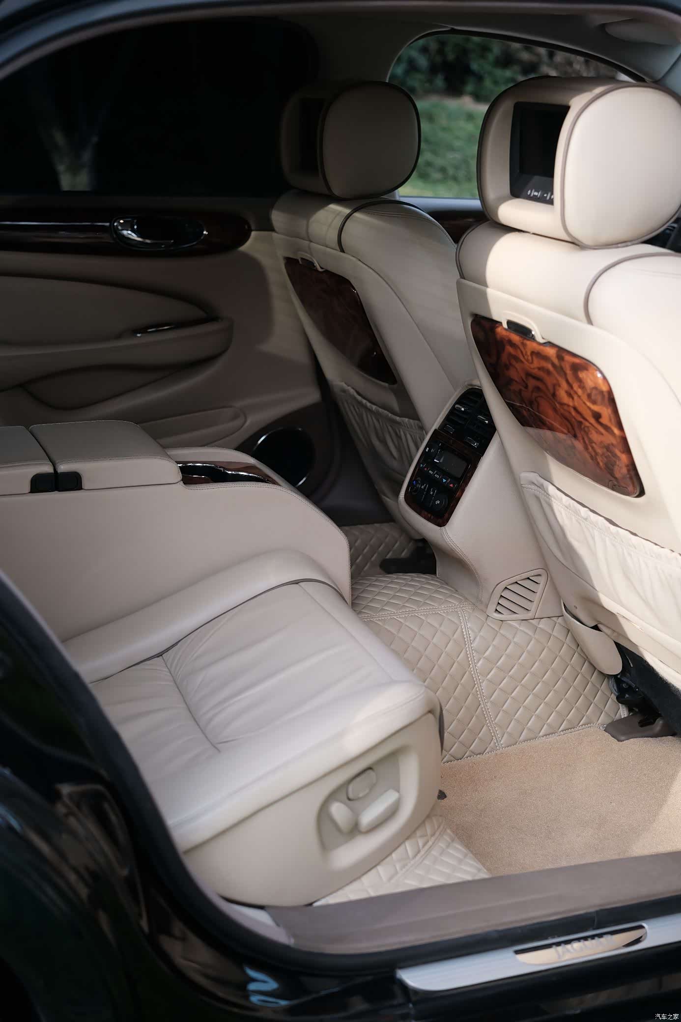 Jaguar XJ, 2007 15