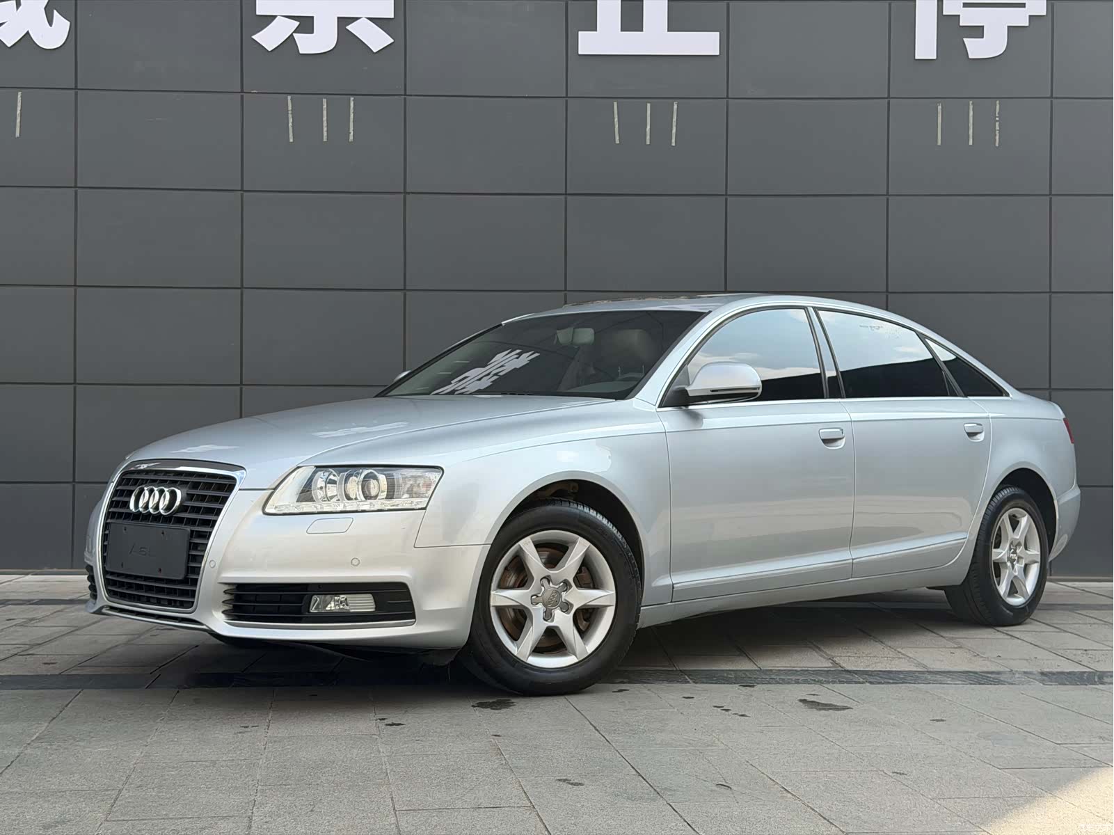 Audi A6L, 2012 1