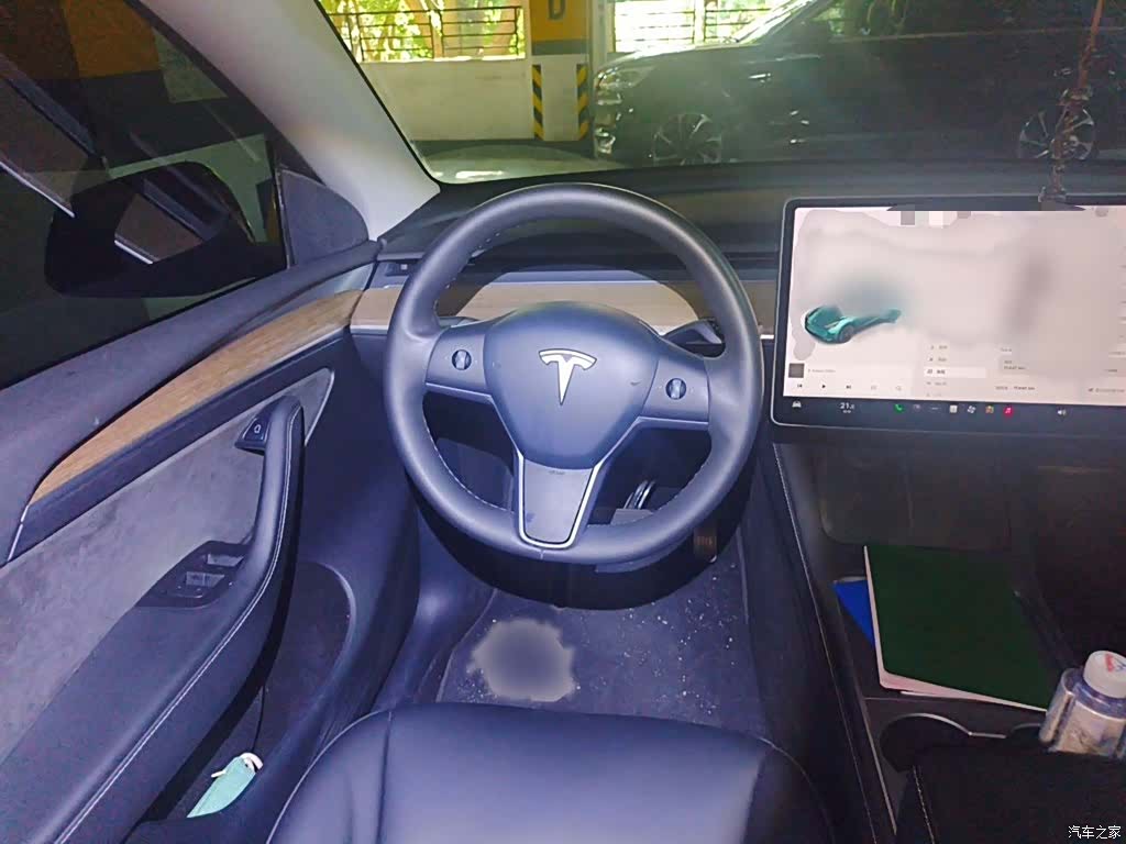 Tesla Model Y, 2021 3