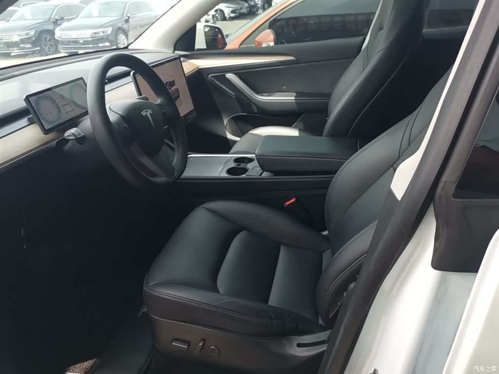 Tesla Model Y, 2022 15