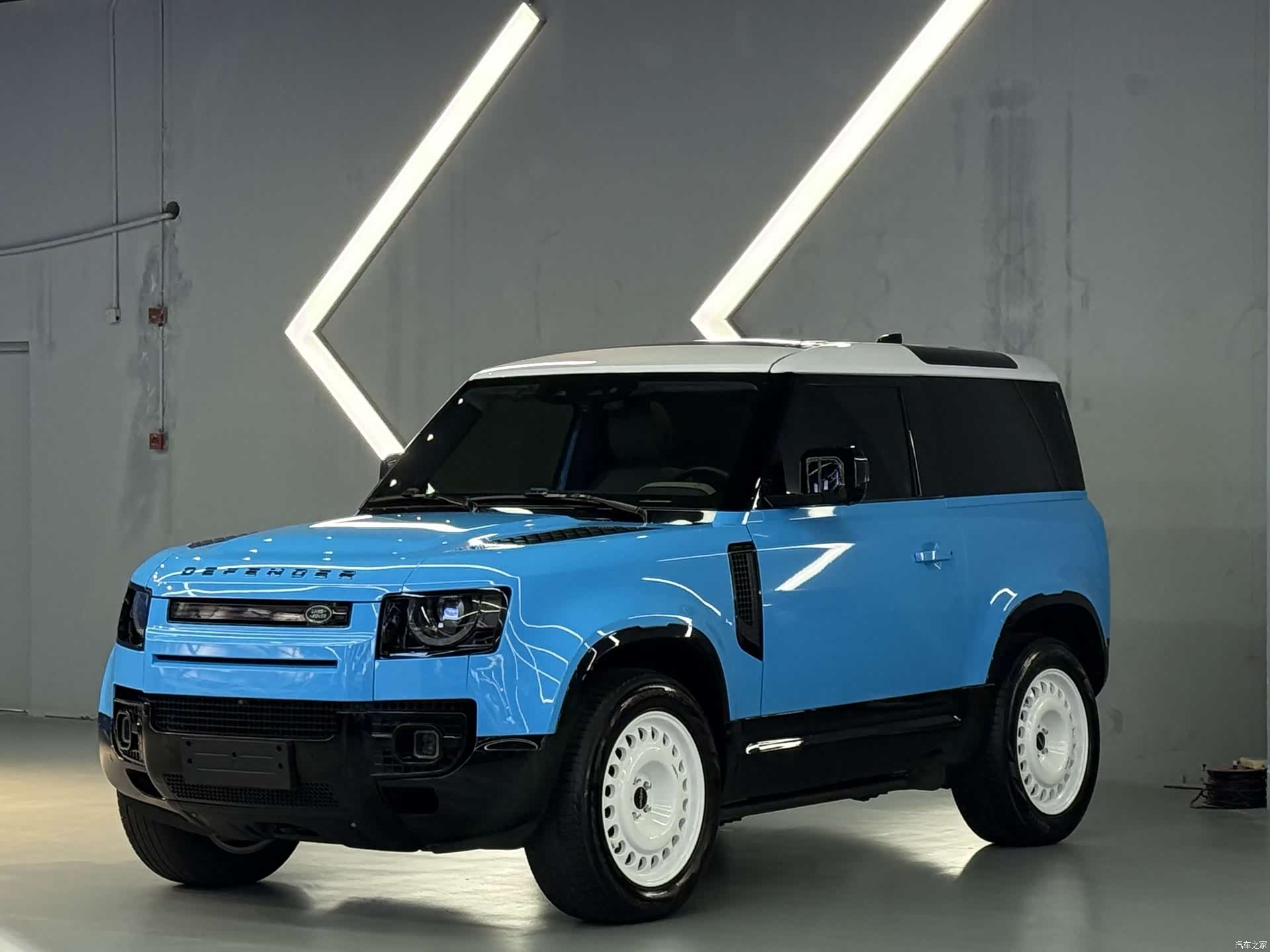 Land Rover Defender, 2021 1