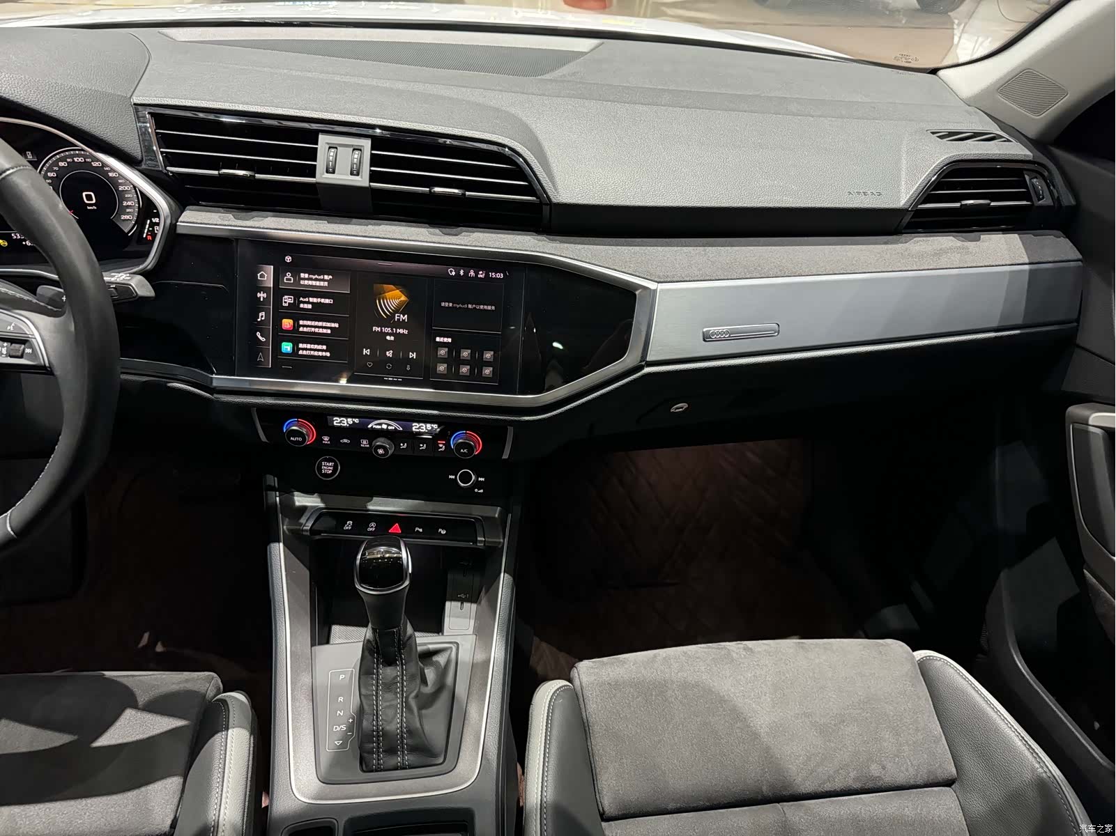 Audi Q3, 2023 9