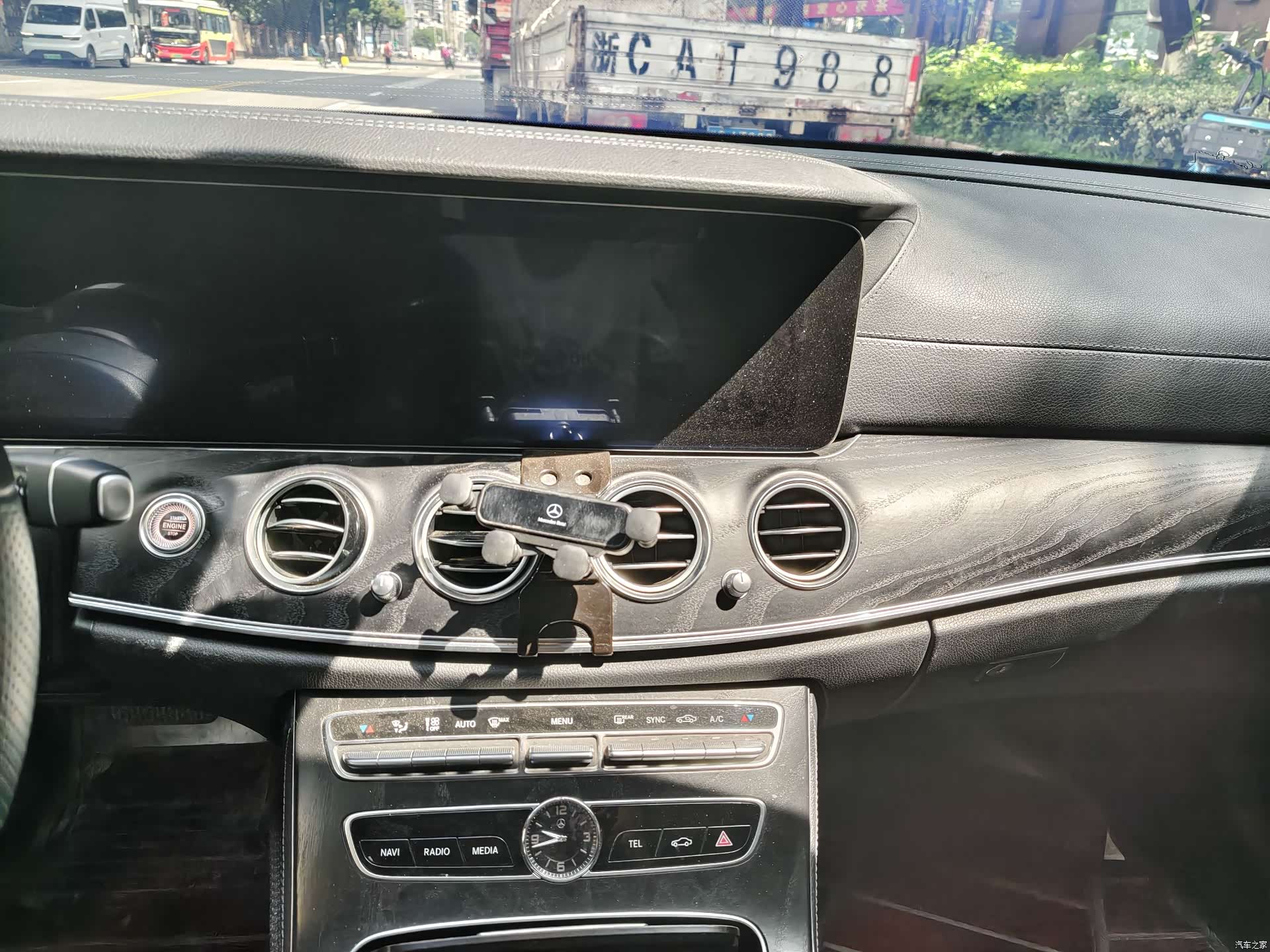 Mercedes-Benz E-Class, 2019 27
