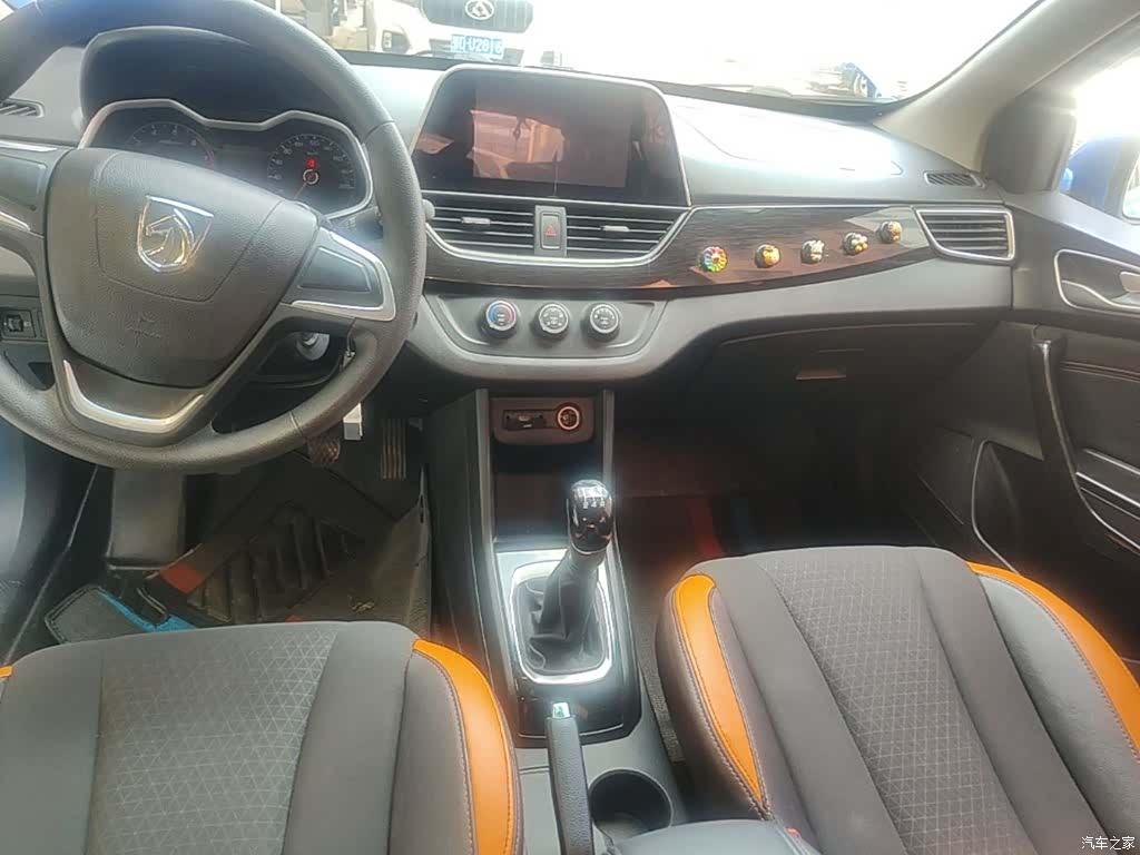 Wuling 310, 2017 13
