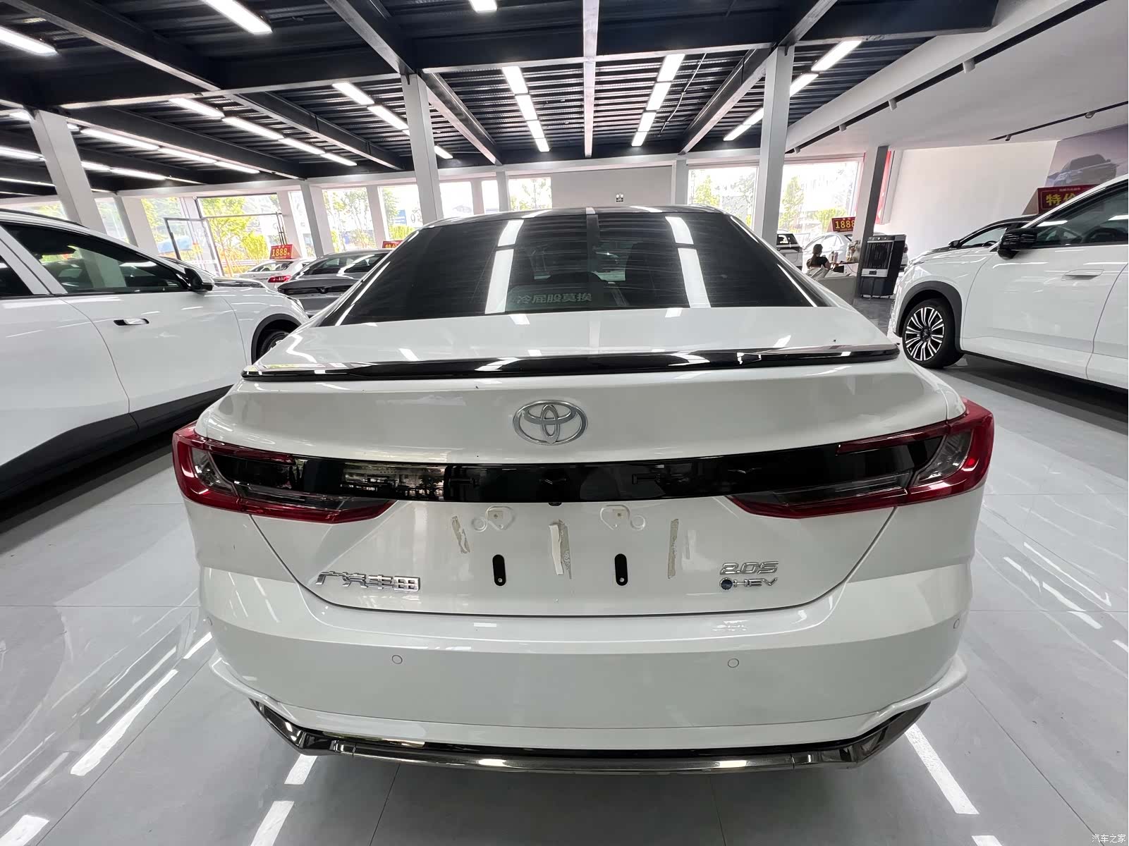 Toyota Camry, 2026 4