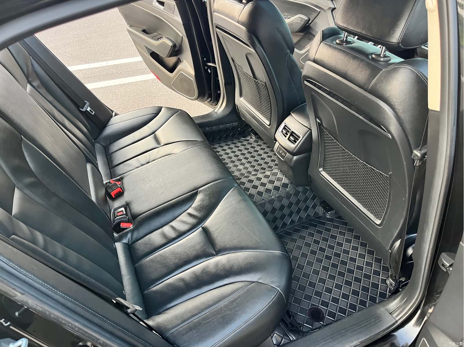 Hongqi H5, 2021 9