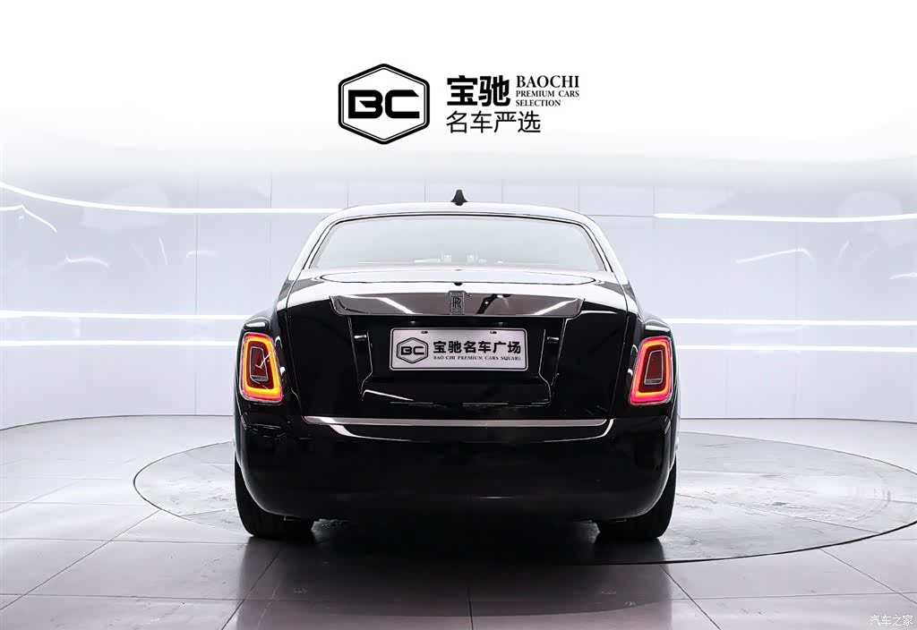 Rolls-Royce Phantom, 2022 4