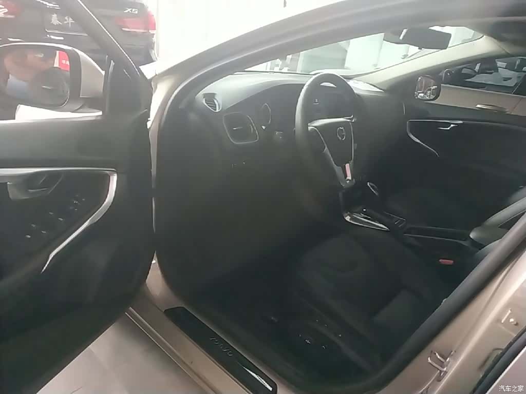 Volvo V40, 2018 16