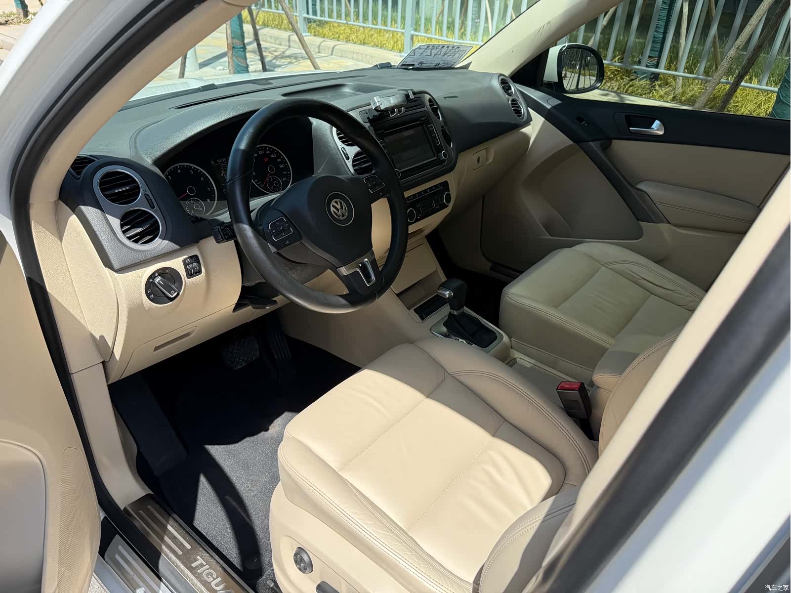 Volkswagen Tiguan, 2011 все фото