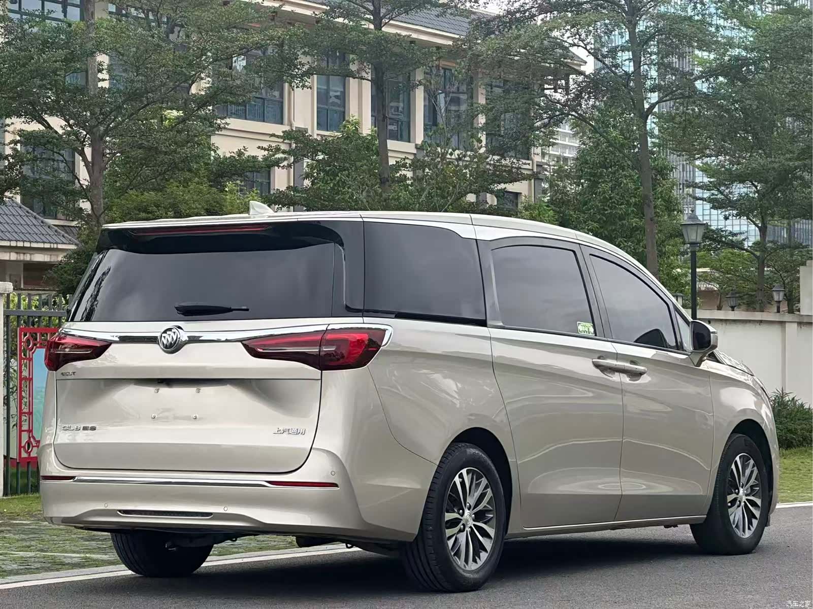 Buick GL8, 2022 все фото