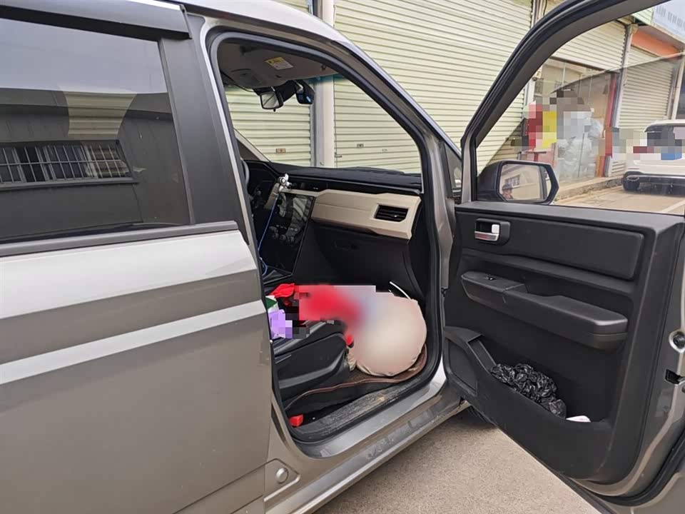 Wuling Wuling Hongguang PLUS