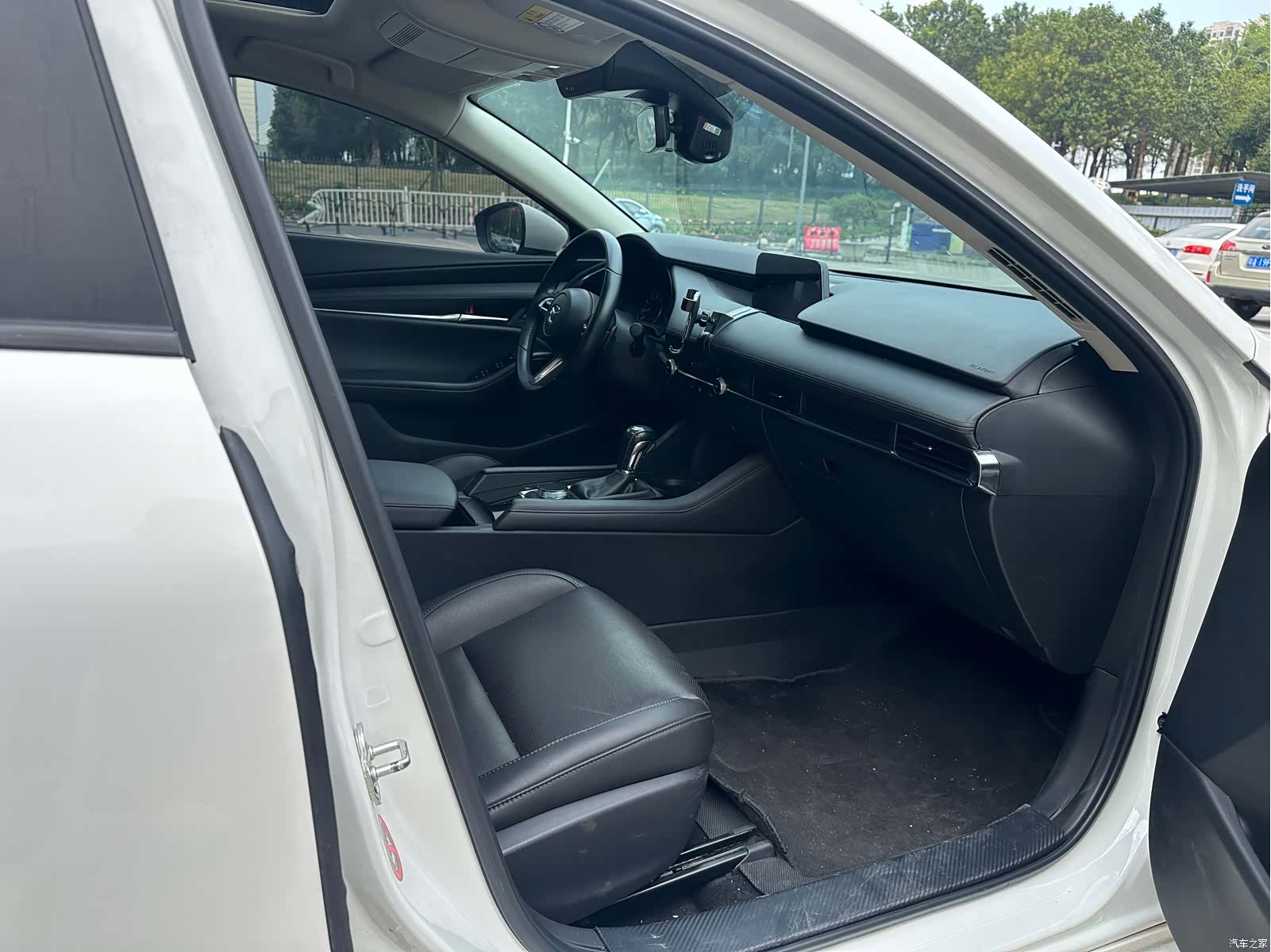 Mazda Mazda3, 2023 27